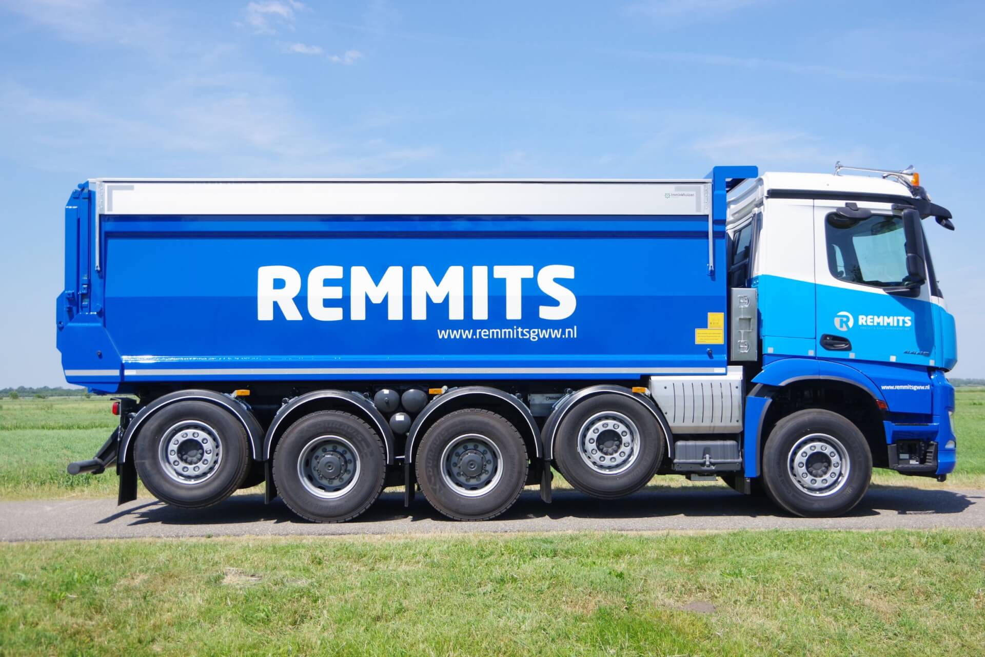 ASIVeldhuizen-Mercedes Quadro 10x4 Remmits rz