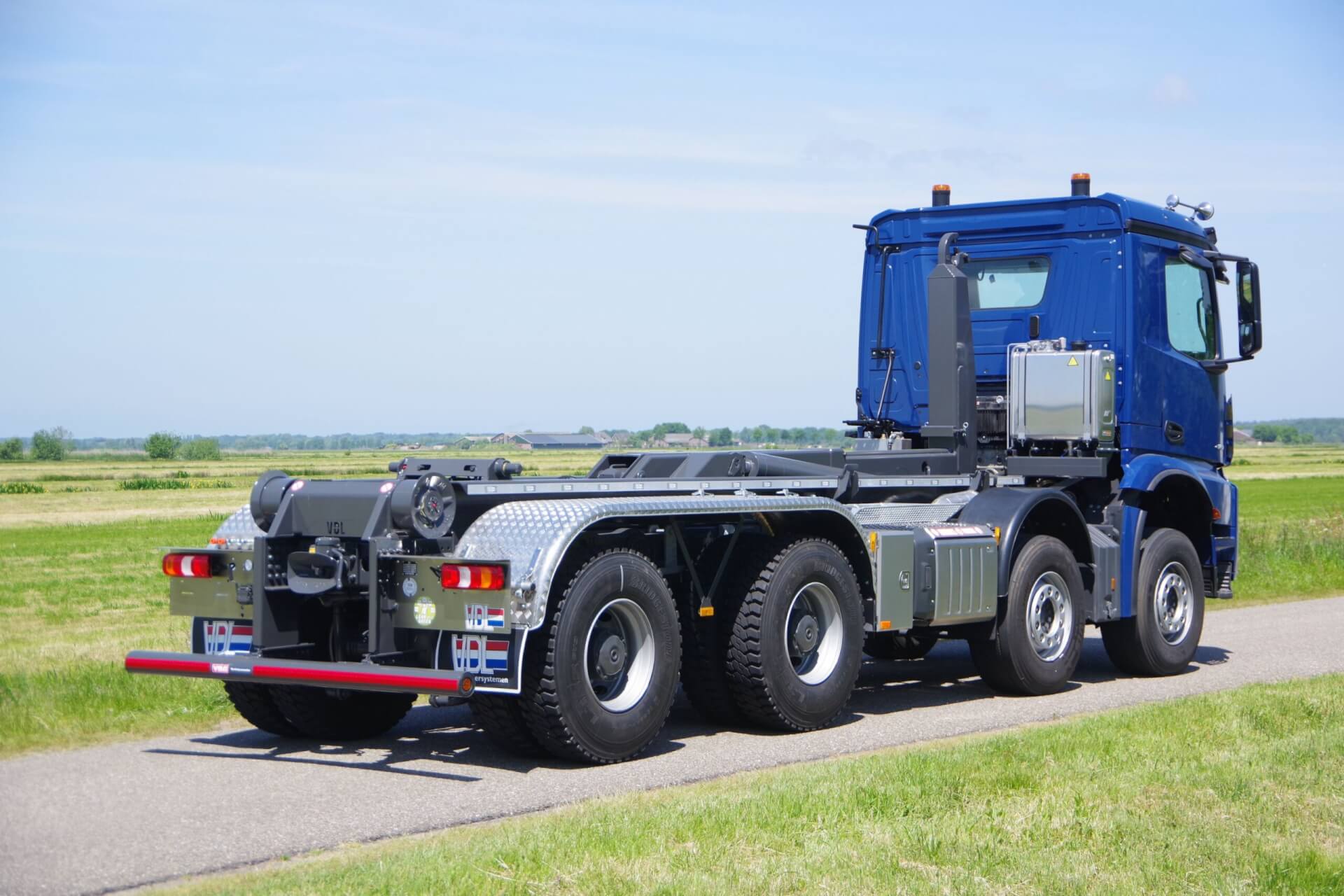 Arocs 4351 Wide-Spread vd Loo VDL_Haakarm ra gw