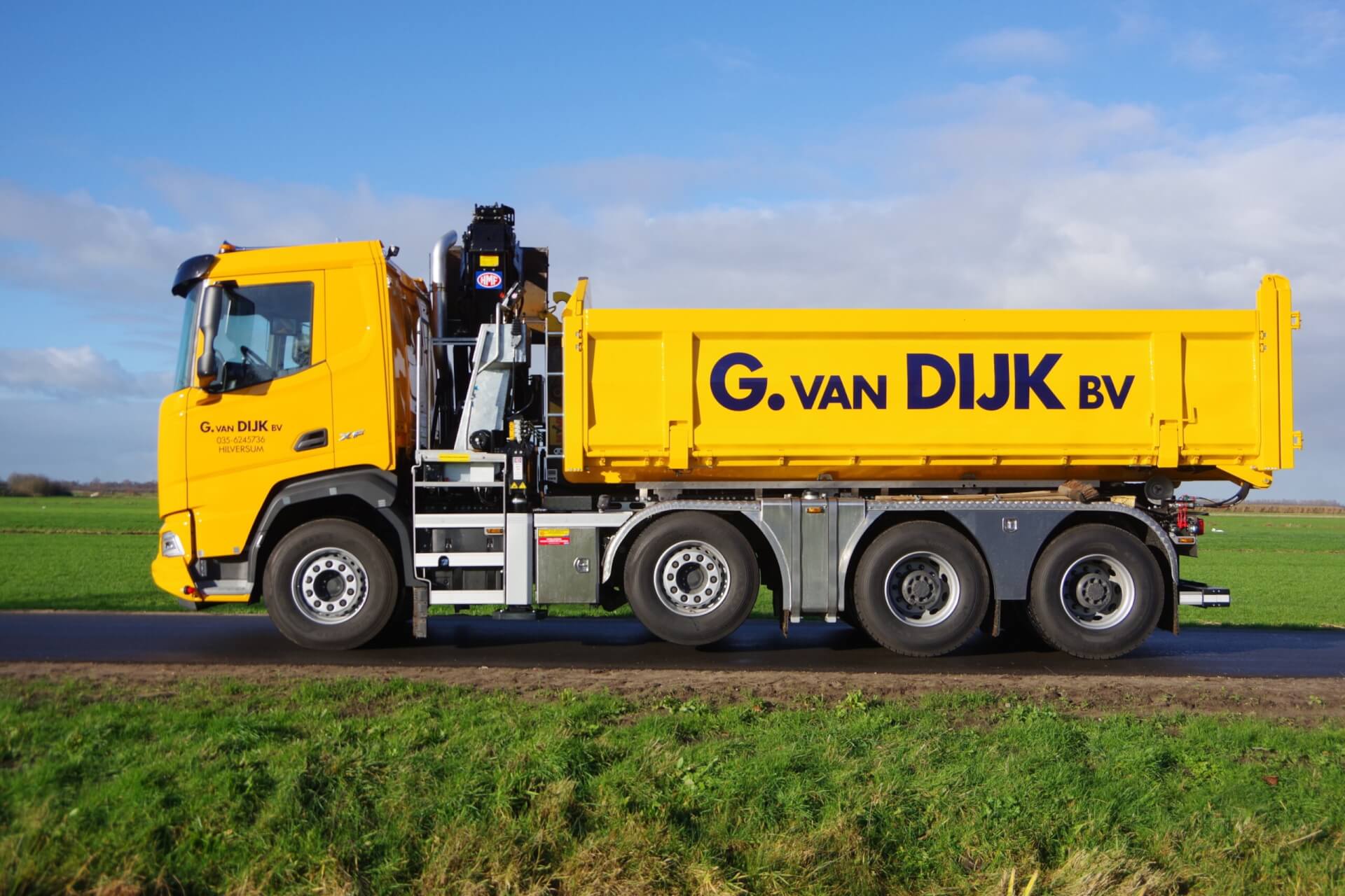DAF 8x4 2e vooras verplaatst G. Van Dijk lz