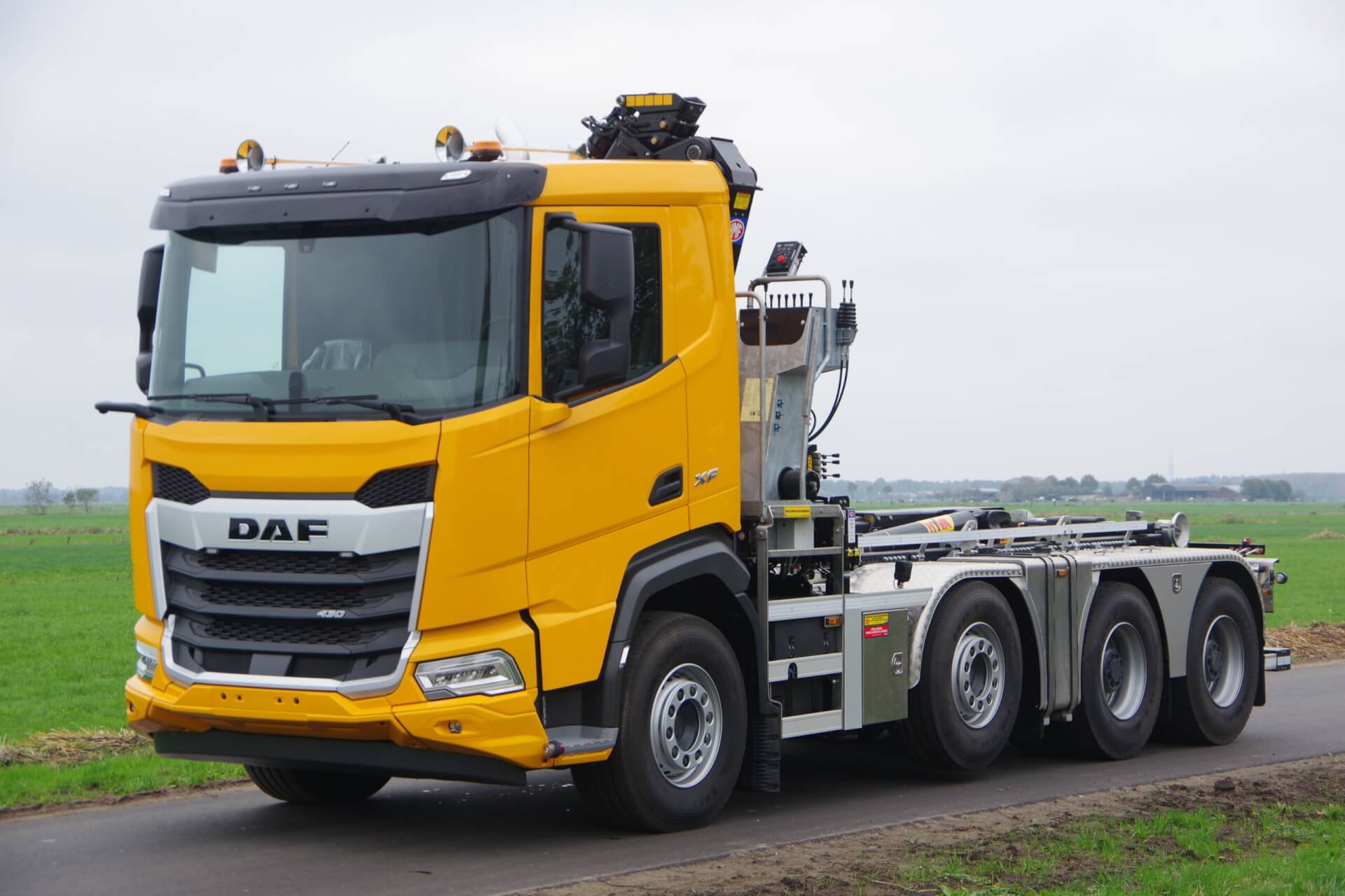 DAF 8x4 2e vooras verplaatst Gijs Van Dijk lv 2