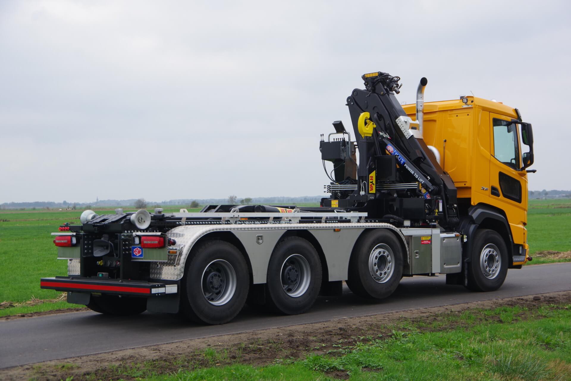DAF 8x4 2e vooras verplaatst Gijs Van Dijk ra