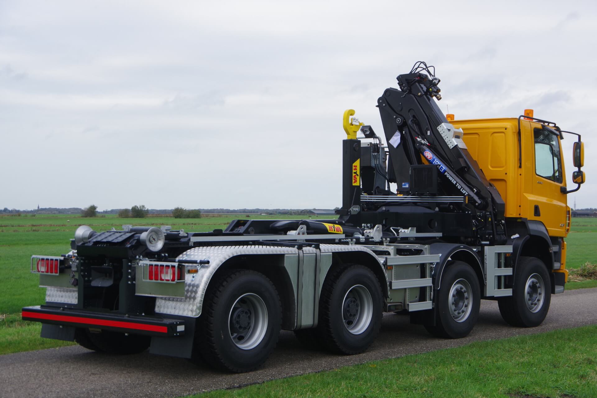 DAF_8x4_Wide-Spread_Veldhuizen_Milder ra