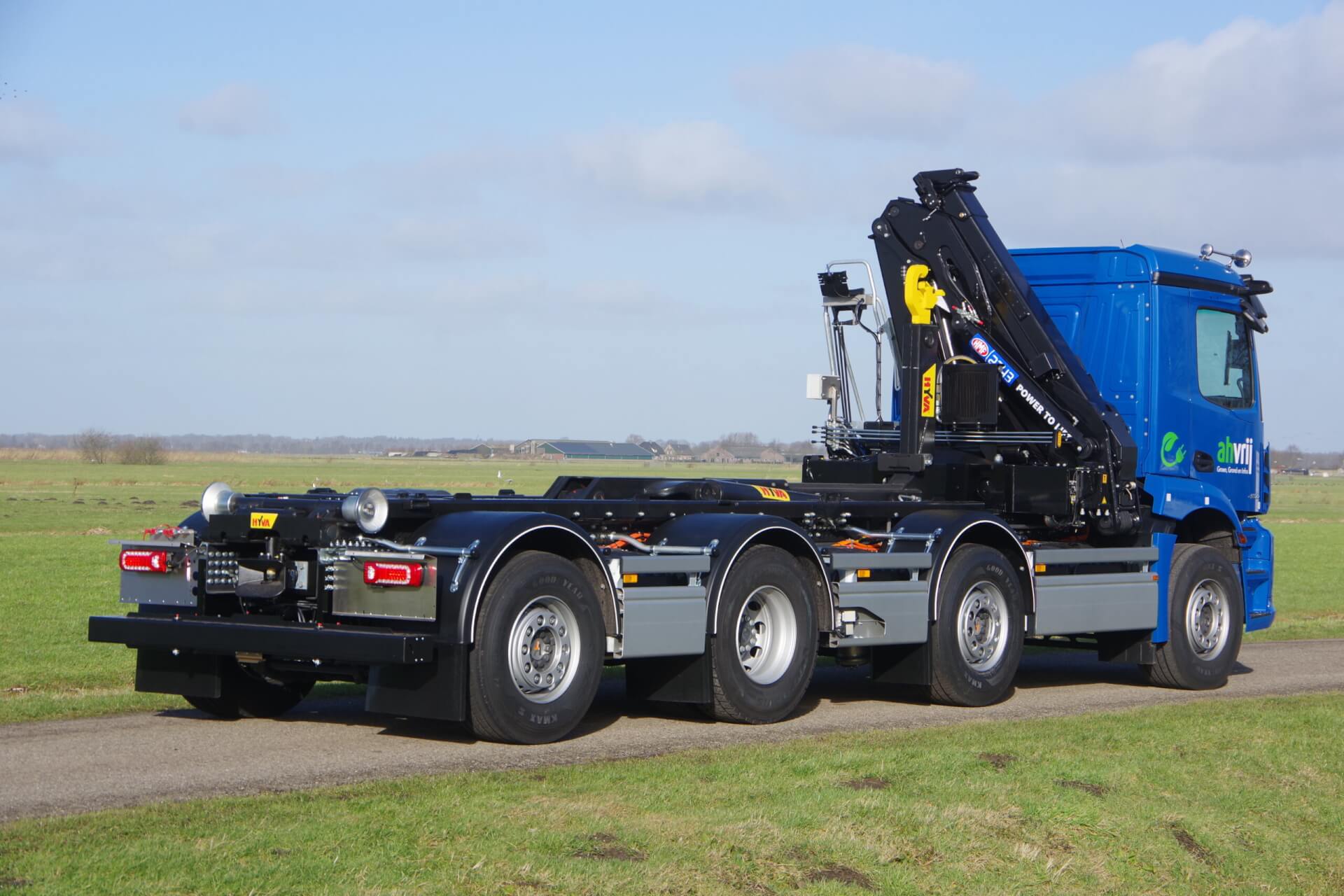 Electrische 8x2 Wide-Spread_HMF2243_HYVA-Haakarm ra