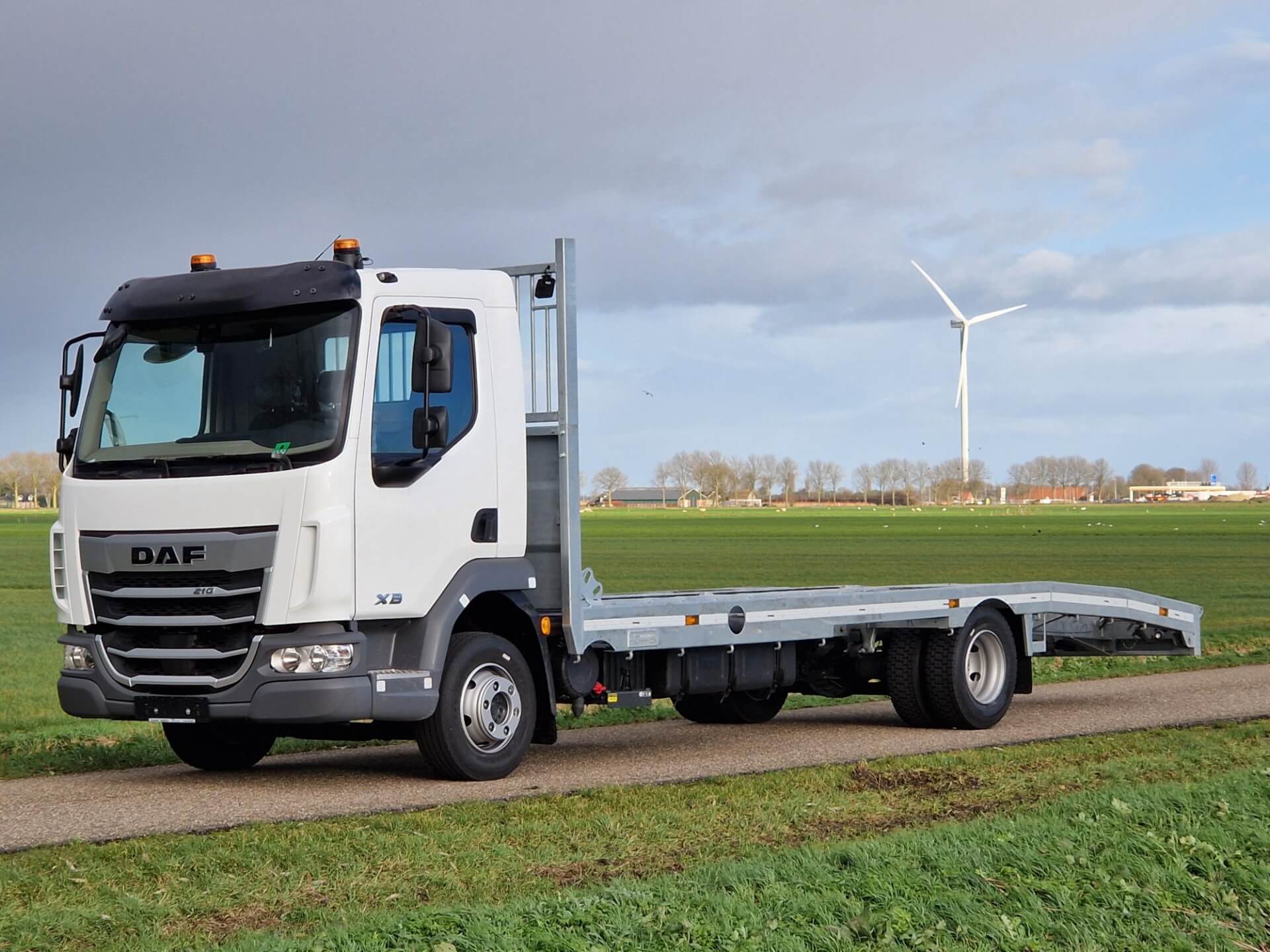 Oprij XB 16-68 lv