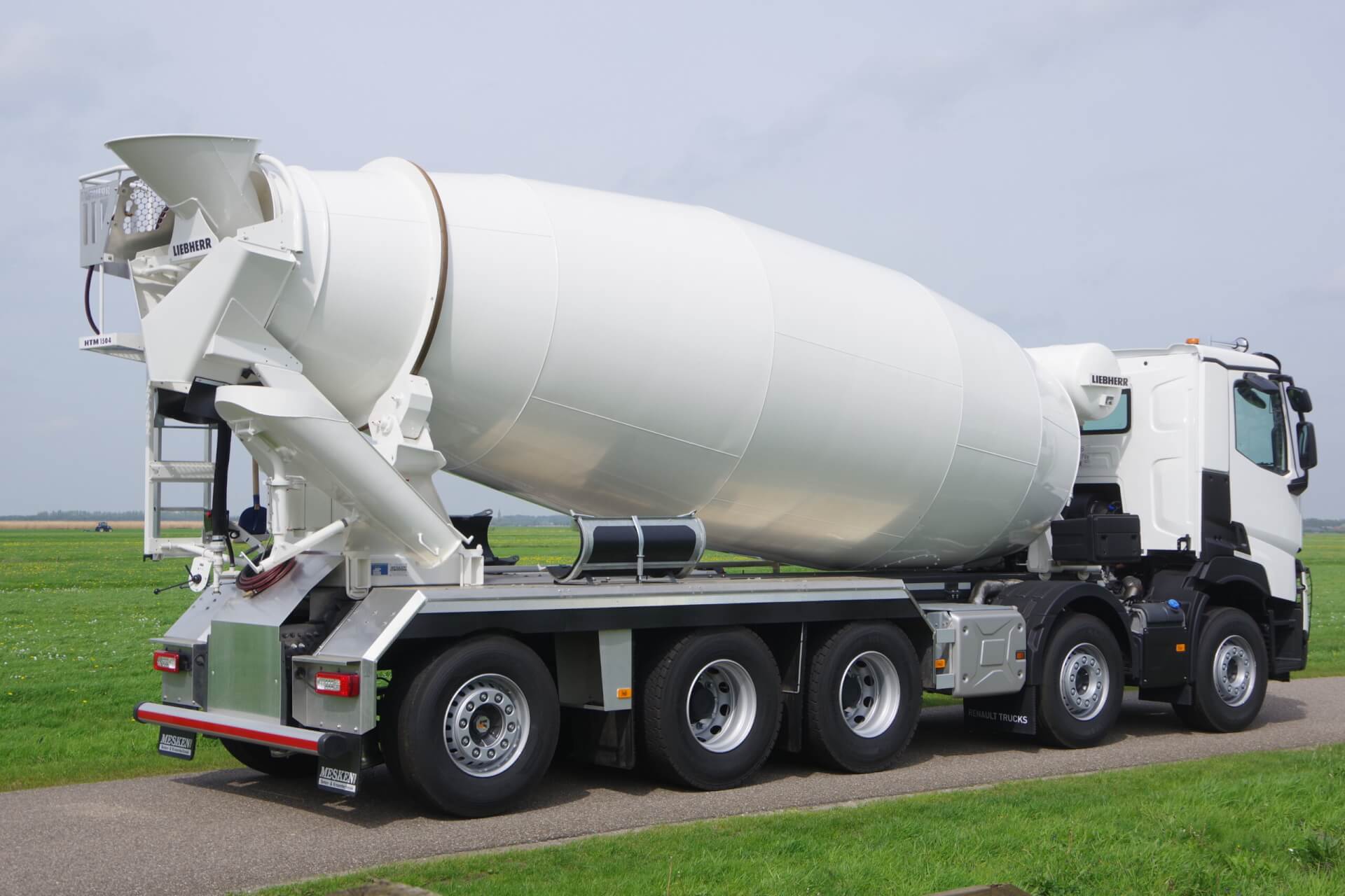 RENAULT C 530 10x4 LIEBHERR 15M3 mixer ra 2