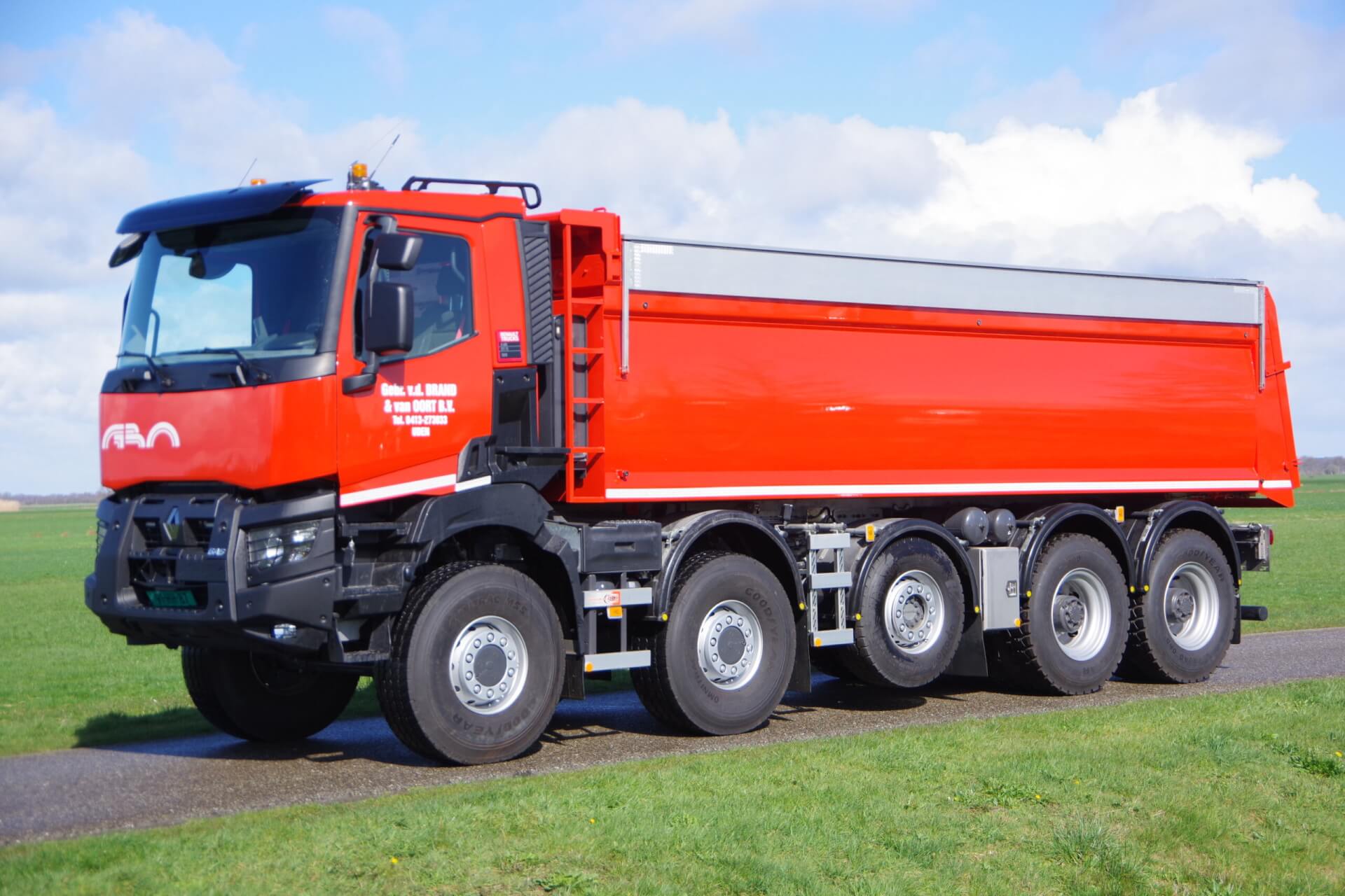 RENAULT_K480_10x8_Brand-en-van-Oort lv 3