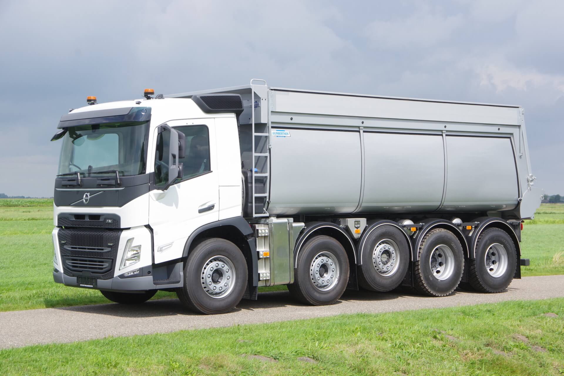 VOLVO 10x4_Quadro_Gijsbertsen lv 1