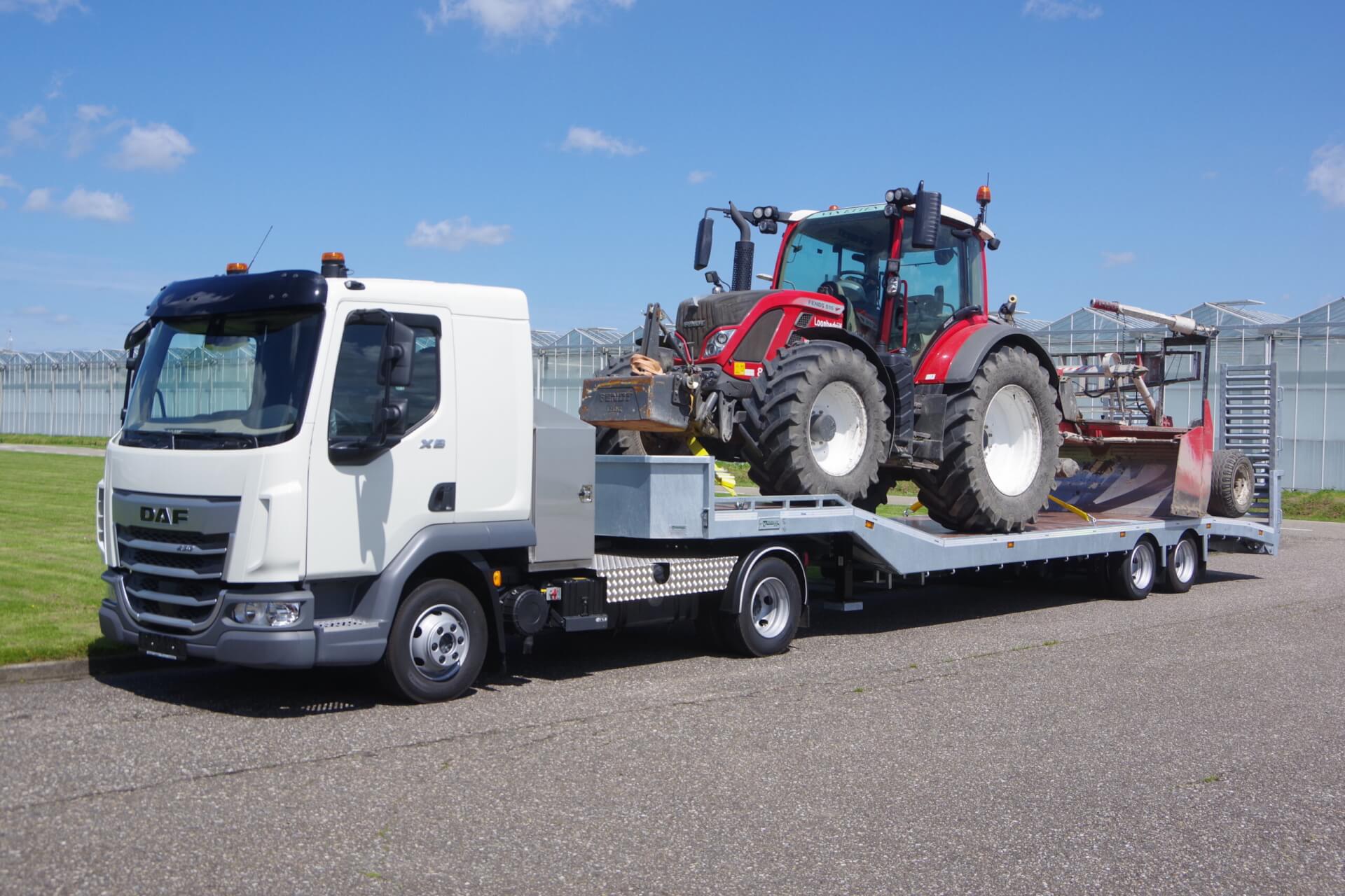 XB-trekker met 10,5m semidieplader 716 lv 5