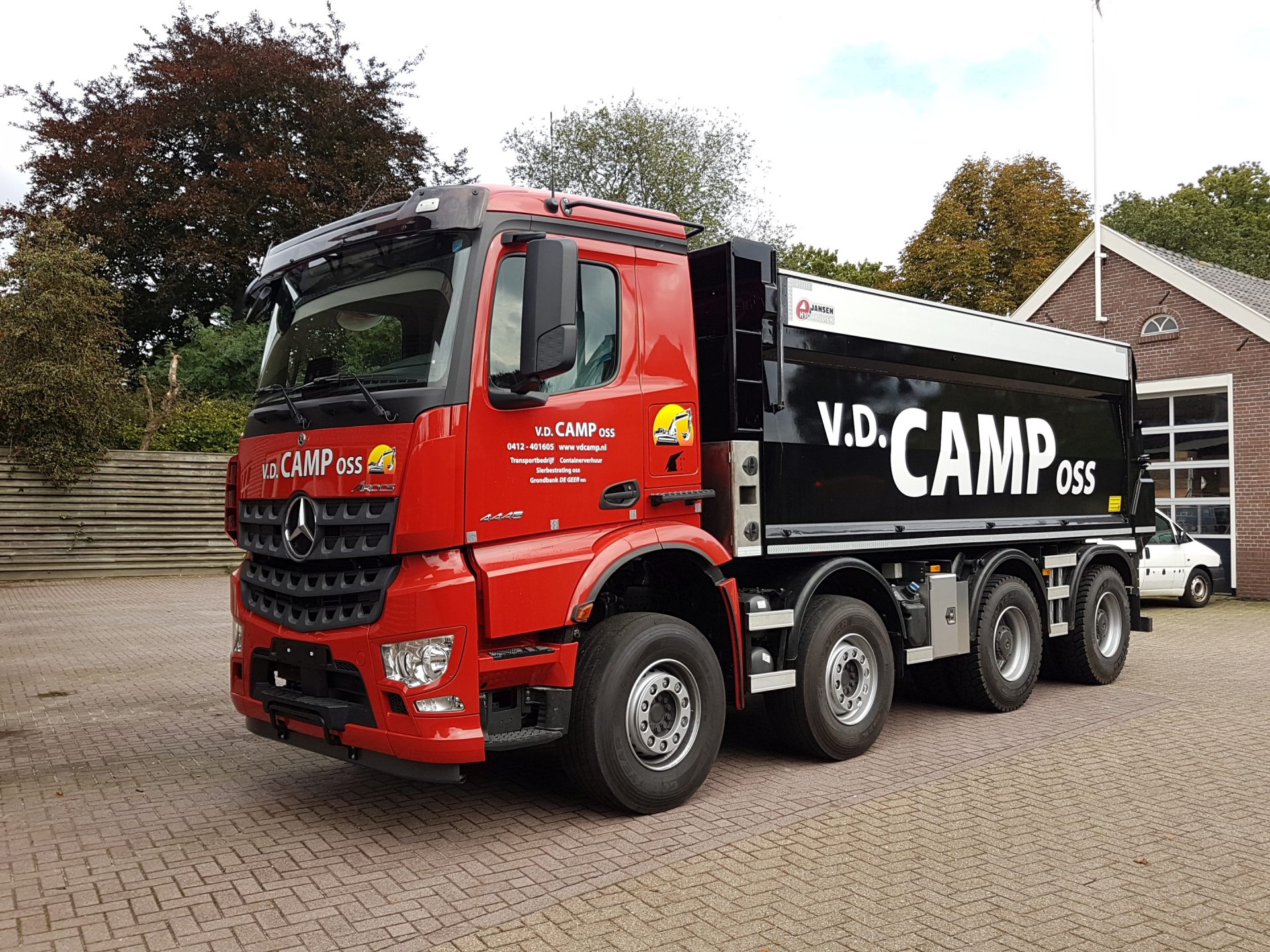 Arocs 4345 Wide Spread vd Camp Oss lv