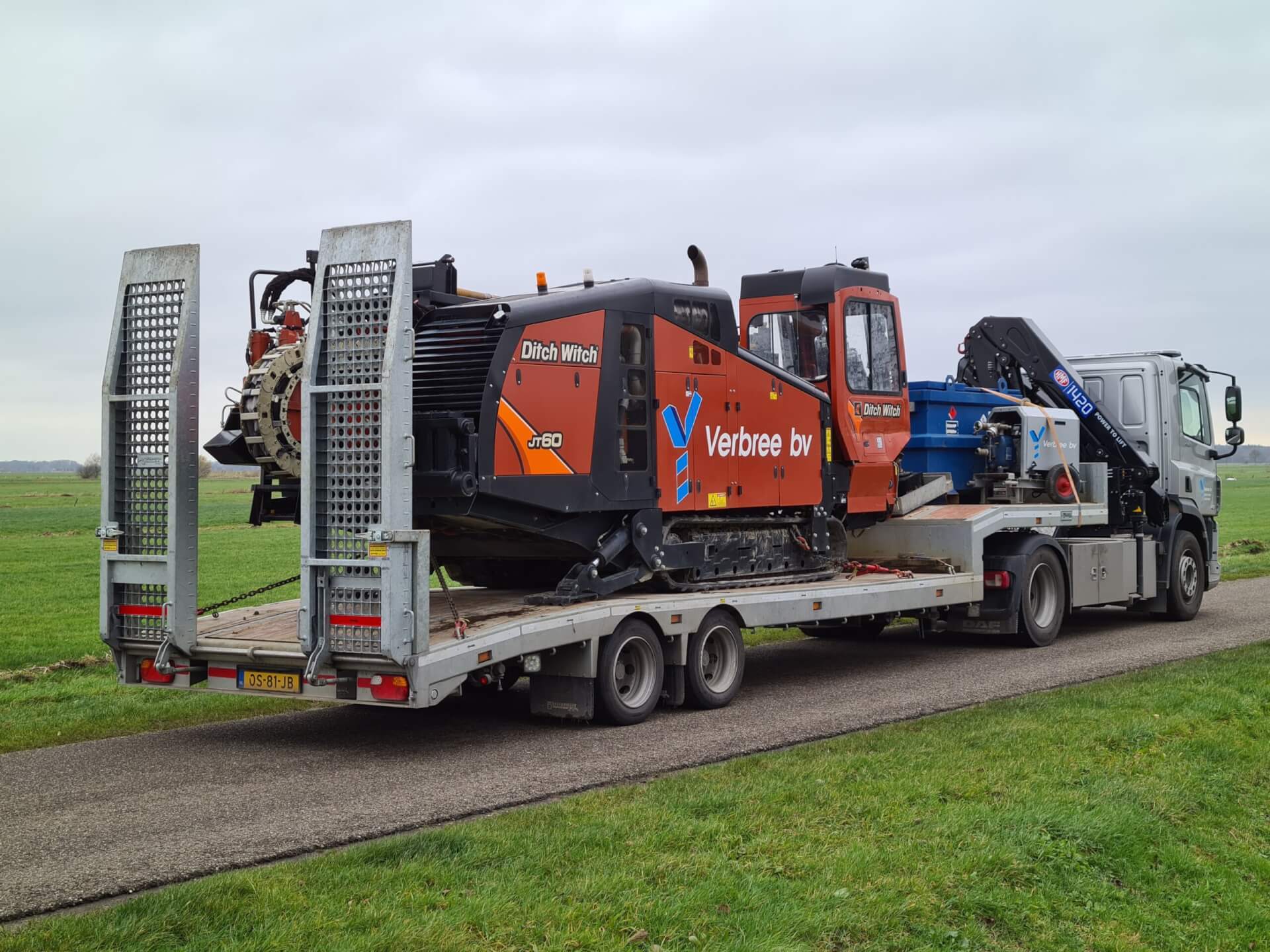 CF 410 met 7M semi Ditch Witch ra 2