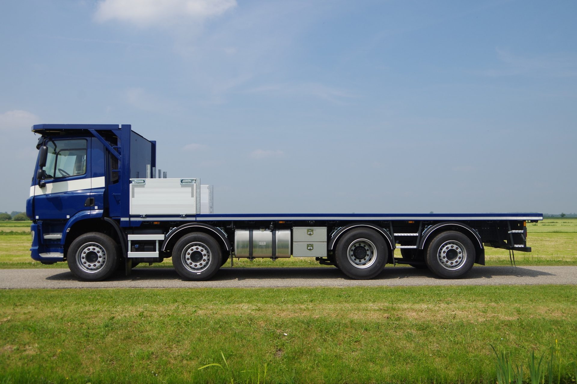 DAF 8x2 wide spread 41,5 T Breed lz 1