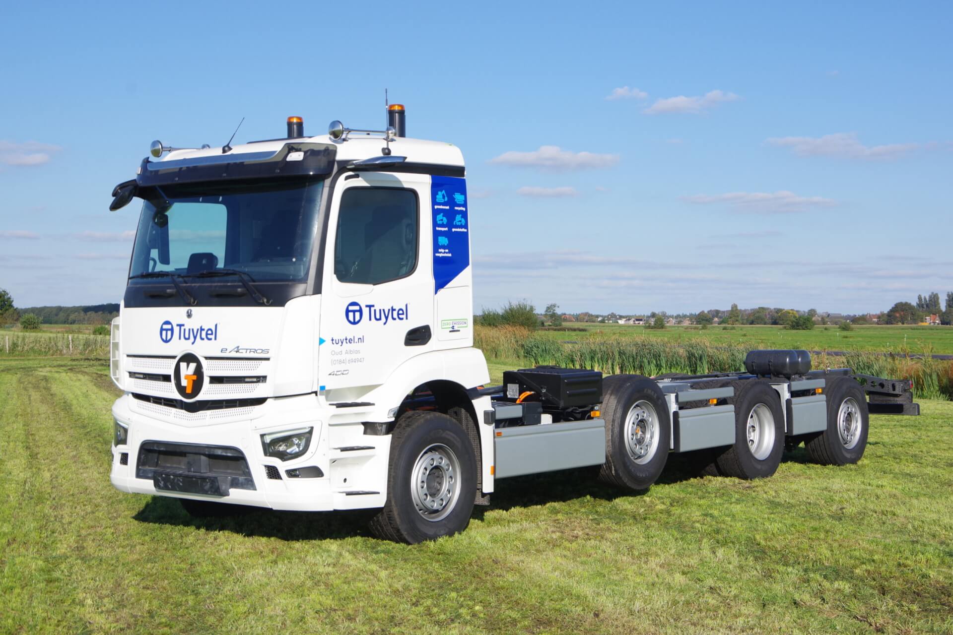 e-ACTROS 8x2 TUYTEL lv