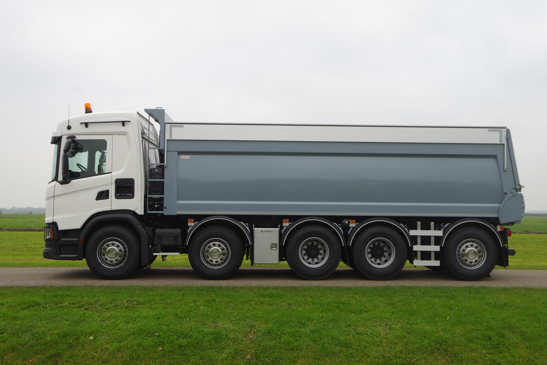 G 450 10x4 Wide Spread 49 Ton lz