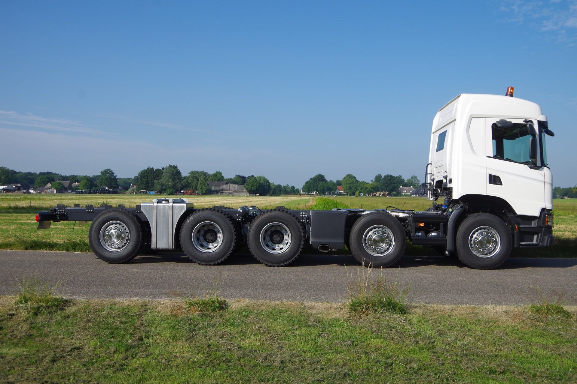 G 450 5-asser 49 ton chassis rz