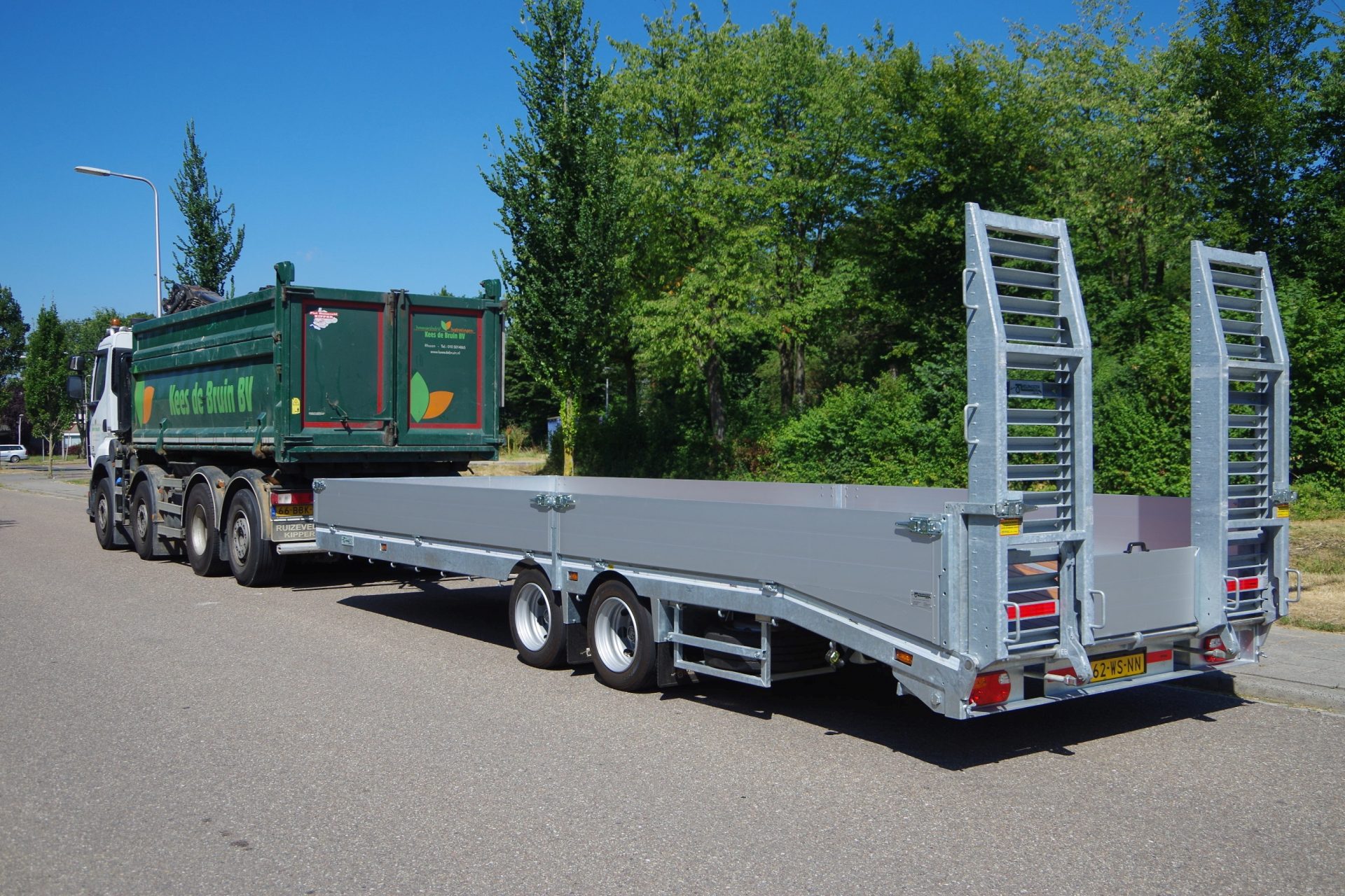 Renault Lander met 17T Rhoon la