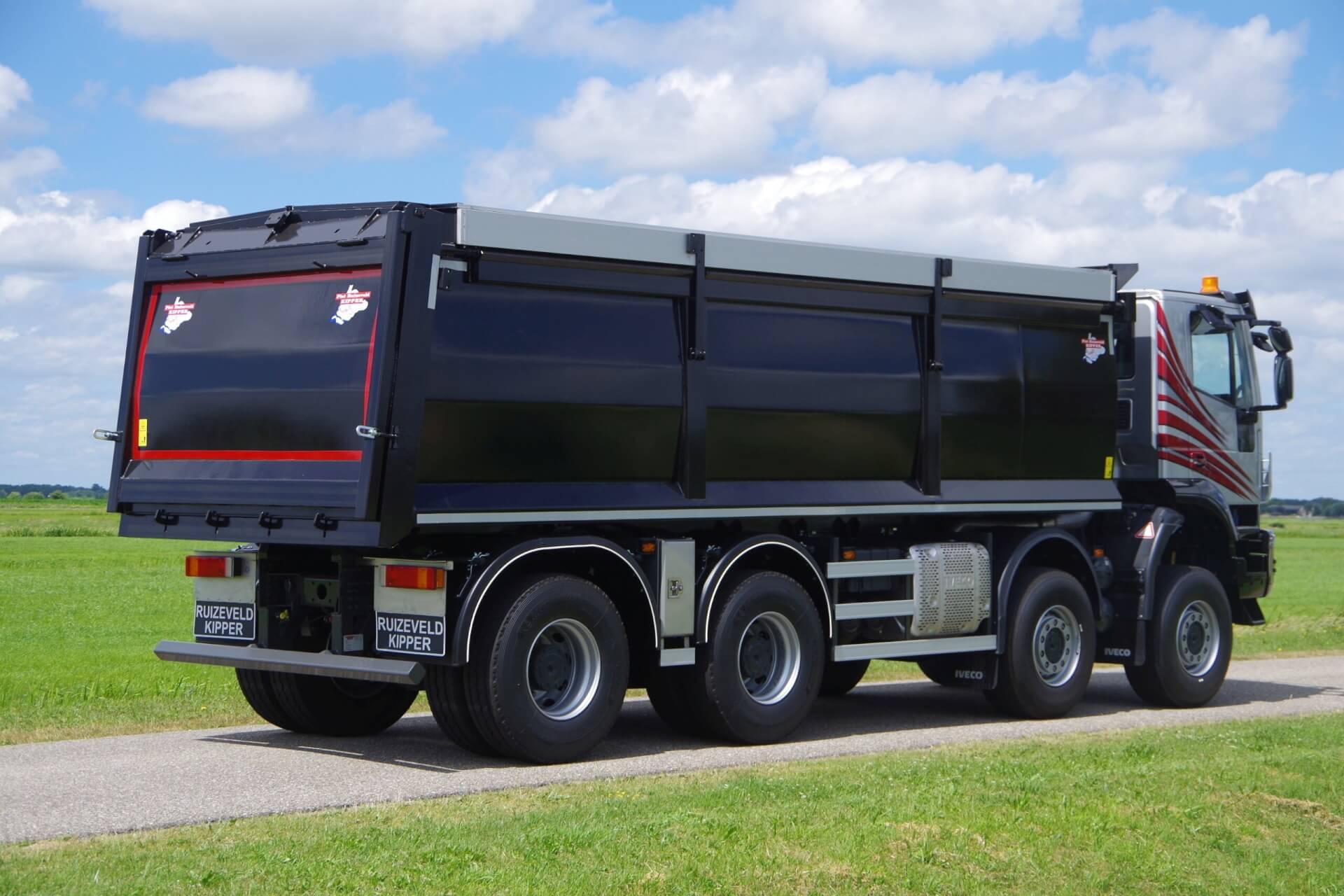 Trakker 8x8 wide spread van Doorn ra 2